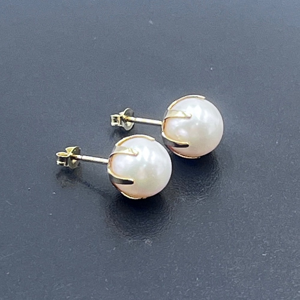 Imperial Pearl Syndicate (IPS) 14k Gold Claw Crown White Pearl Stud Earrings 8mm